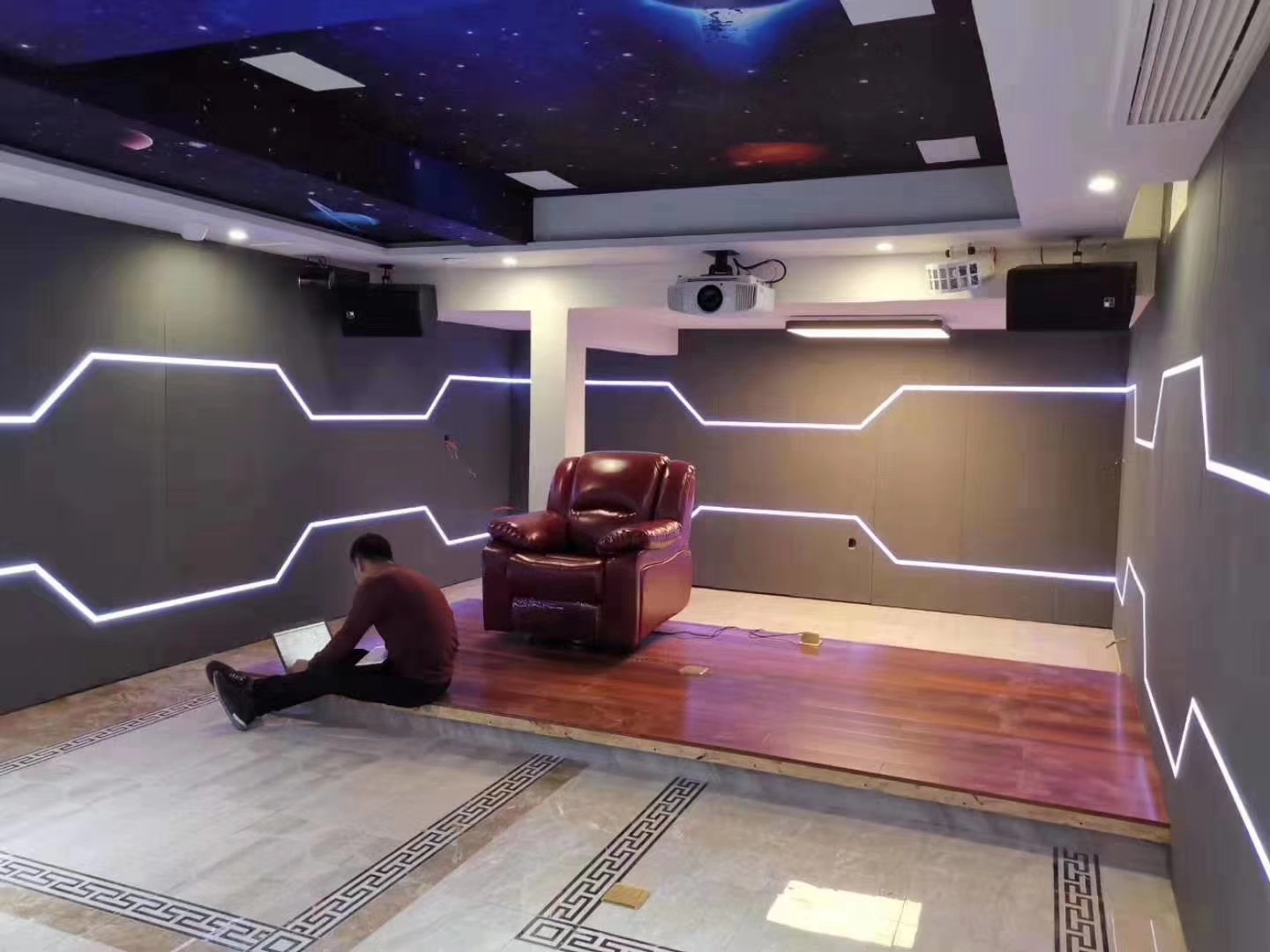 Private cinema installation